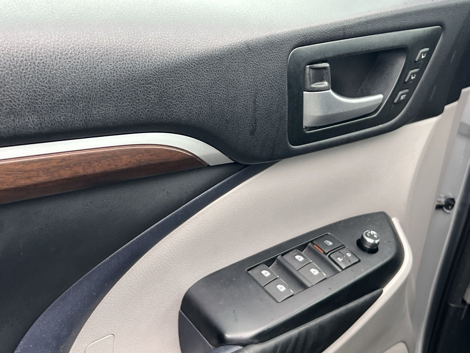 Used 2015 Toyota Highlander Limited AWD/4WD image 15