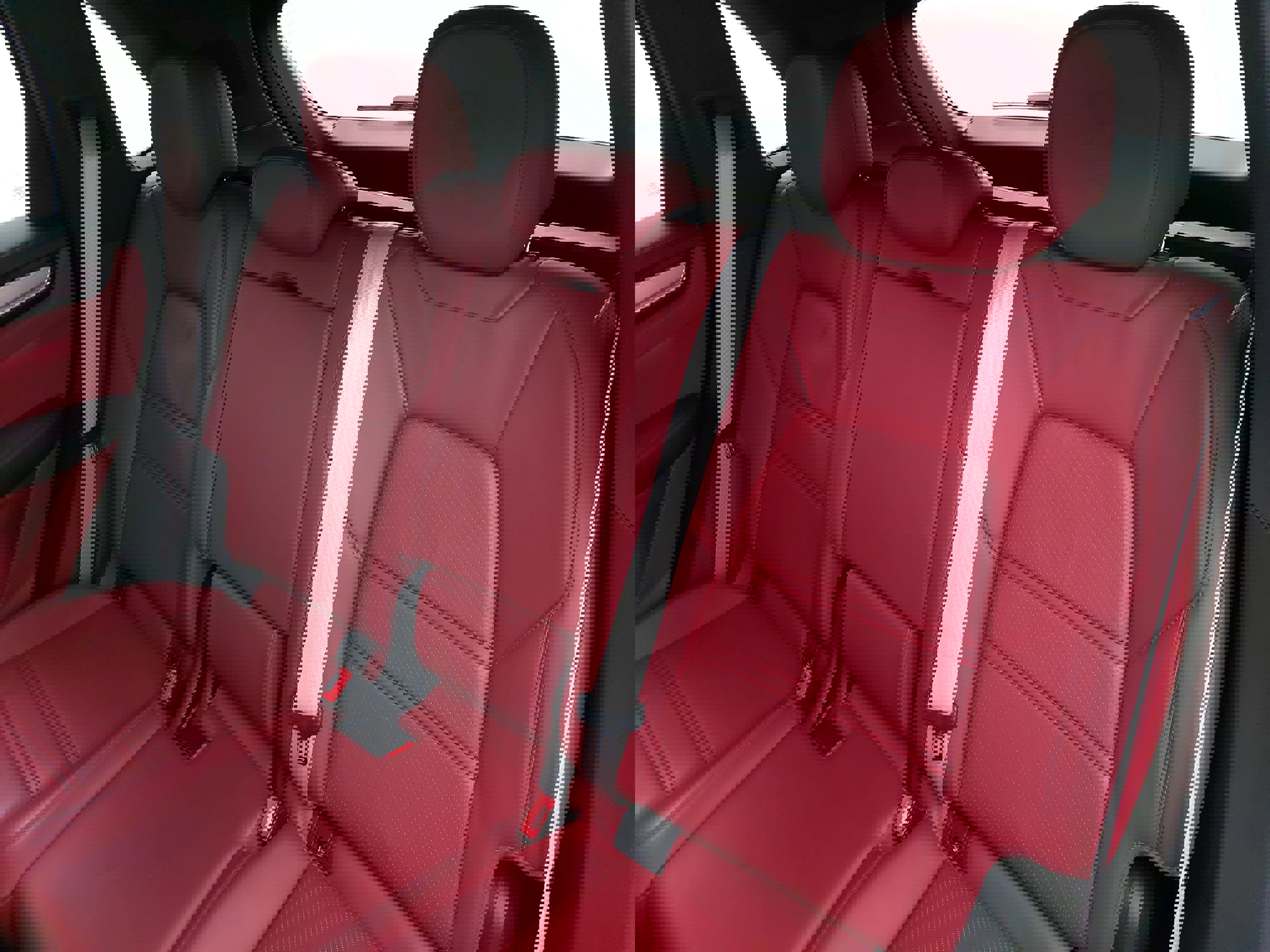 Used 2023 Porsche Cayenne Platinum Edition w/ Premium Package Plus image 16