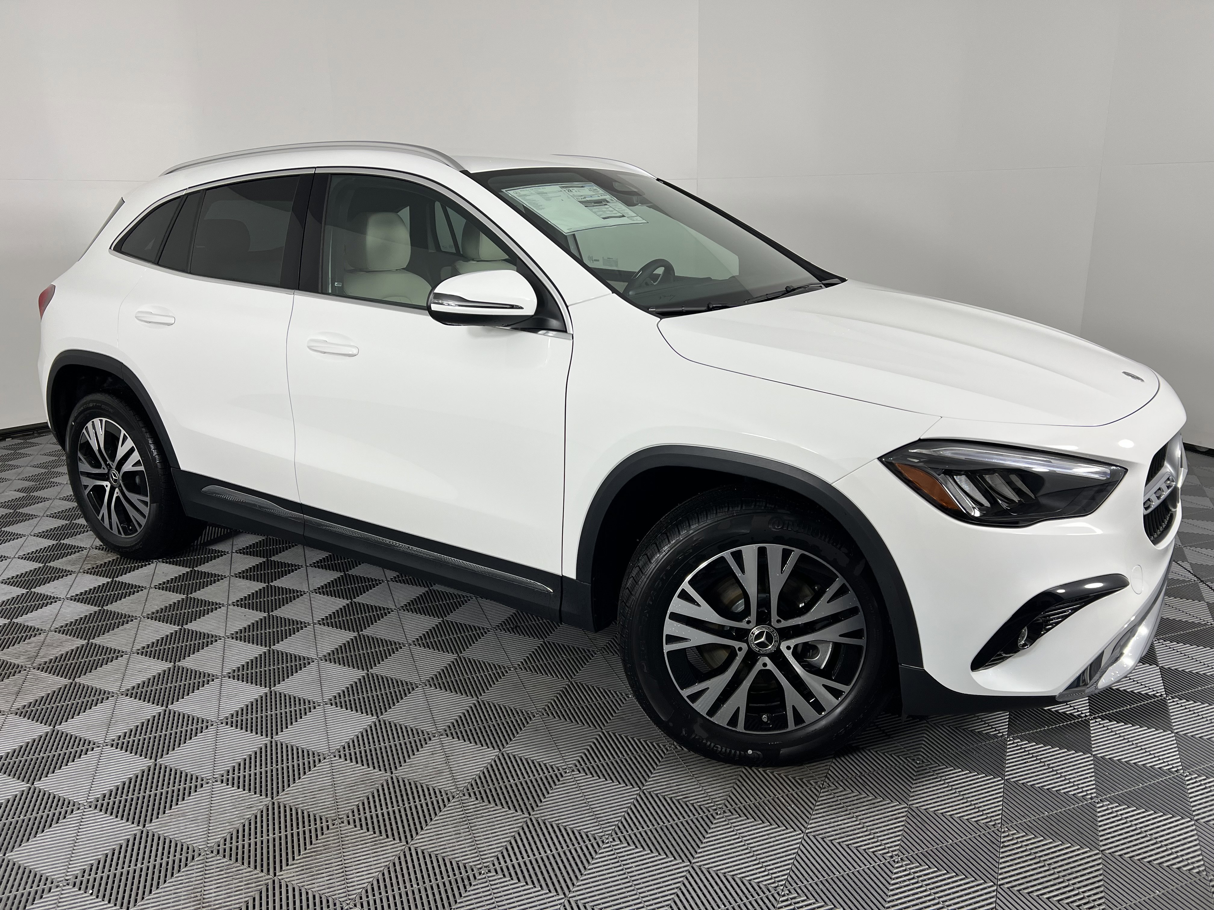New 2026 Mercedes-Benz GLA 250 4MATIC image 2