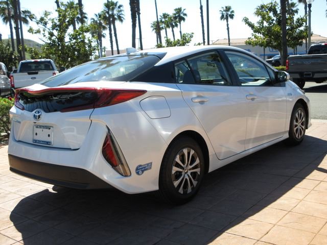Used 2021 Toyota Prius Prime LE image 4