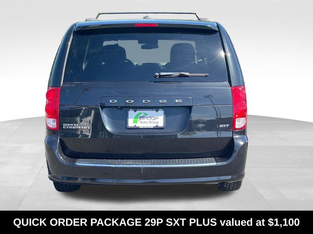 Used 2016 Dodge Grand Caravan SXT FWD image 4