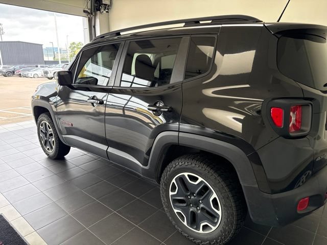 Used 2017 Jeep Renegade Trailhawk w/ Cold Weather Group II AWD/4WD image 4