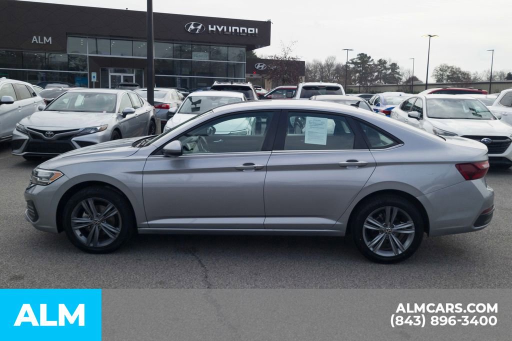 Used 2024 Volkswagen Jetta SE image 10