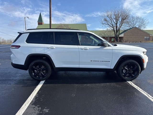 New 2025 Jeep Grand Cherokee L Limited w/ Black Appearance Package image 8