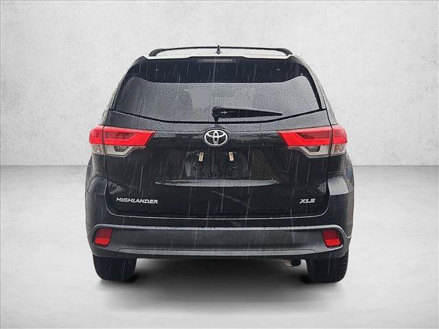 Used 2019 Toyota Highlander XLE FWD image 8