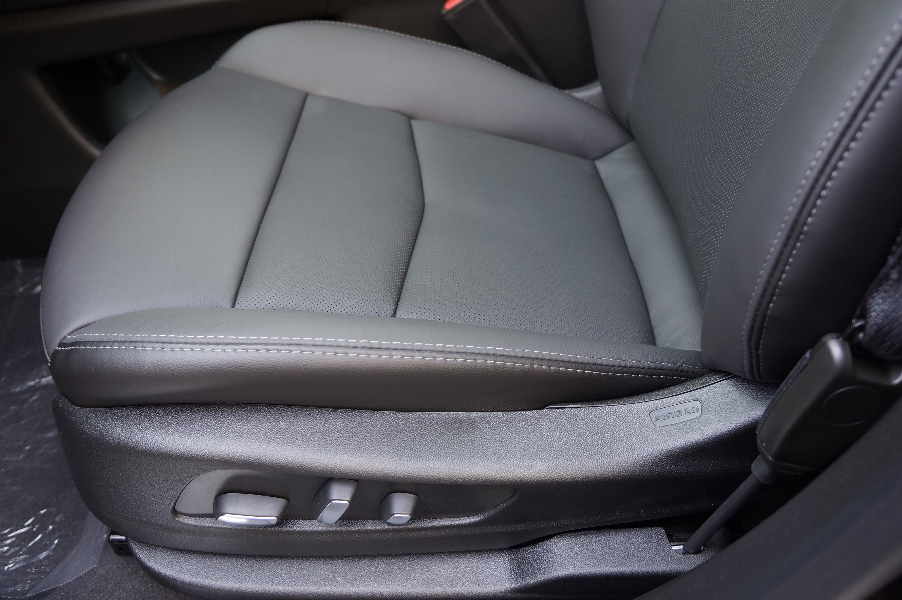 Used 2025 Cadillac XT5 Premium Luxury w/ Technology Package image 27