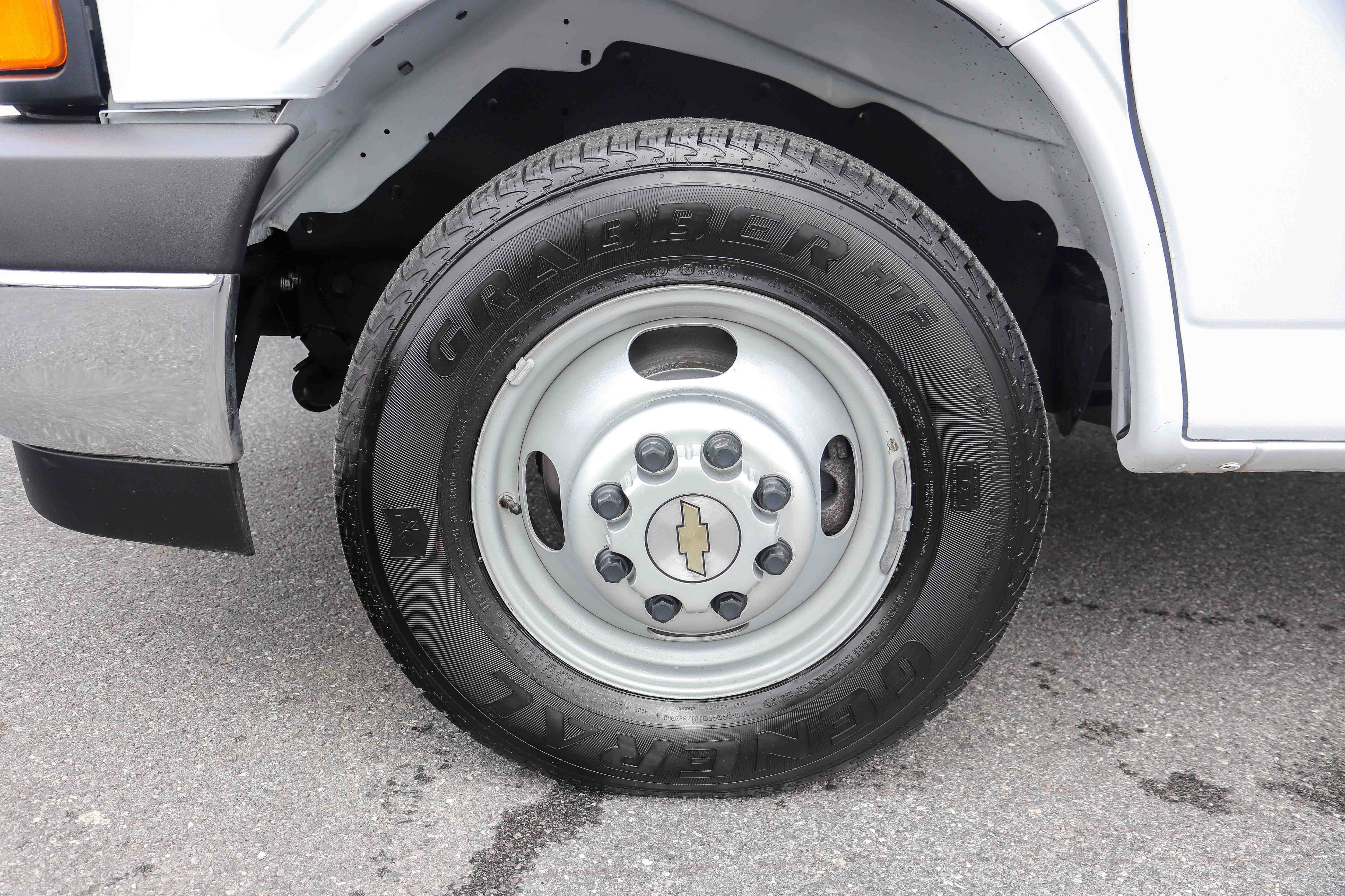 Used 2024 Chevrolet Express 3500 w/ Power Convenience Package RWD image 23