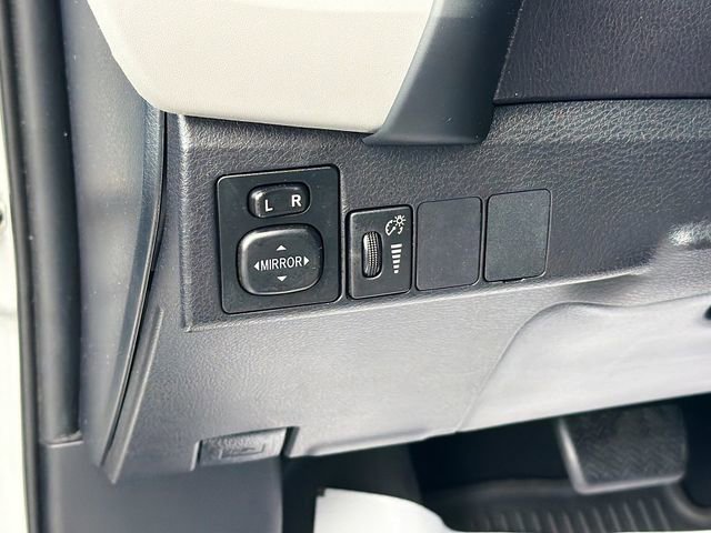 Used 2017 Toyota Corolla LE image 10