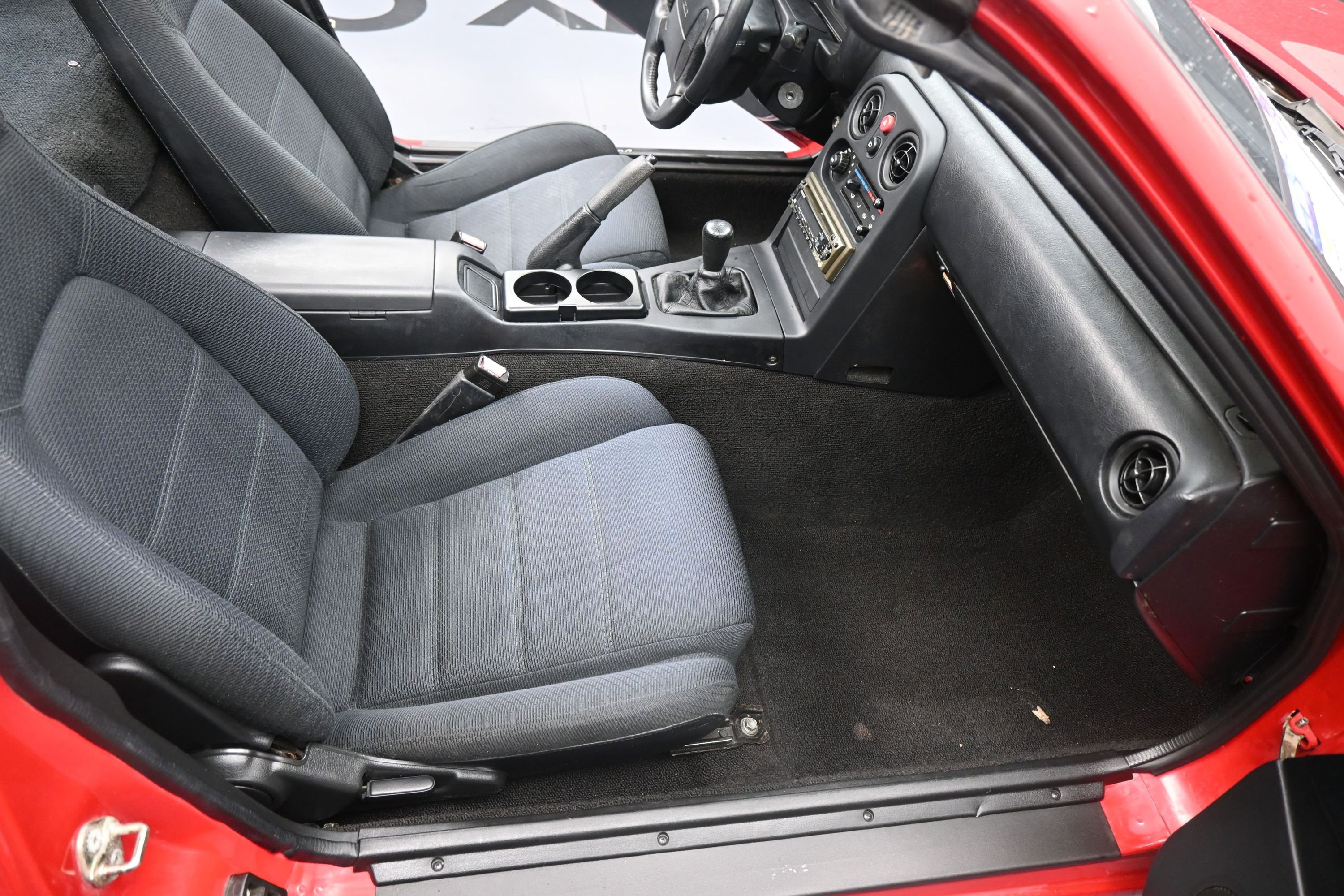 Used 1990 MAZDA MX-5 Miata RWD image 15