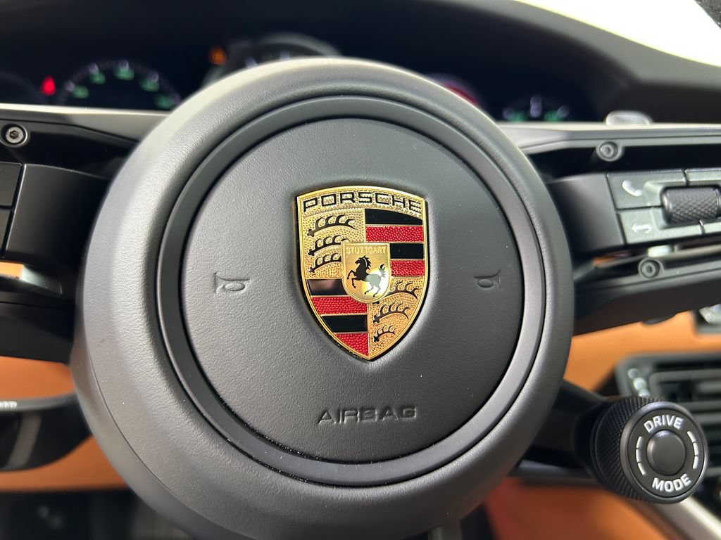 Certified 2024 Porsche 911 Targa 4 AWD/4WD image 18