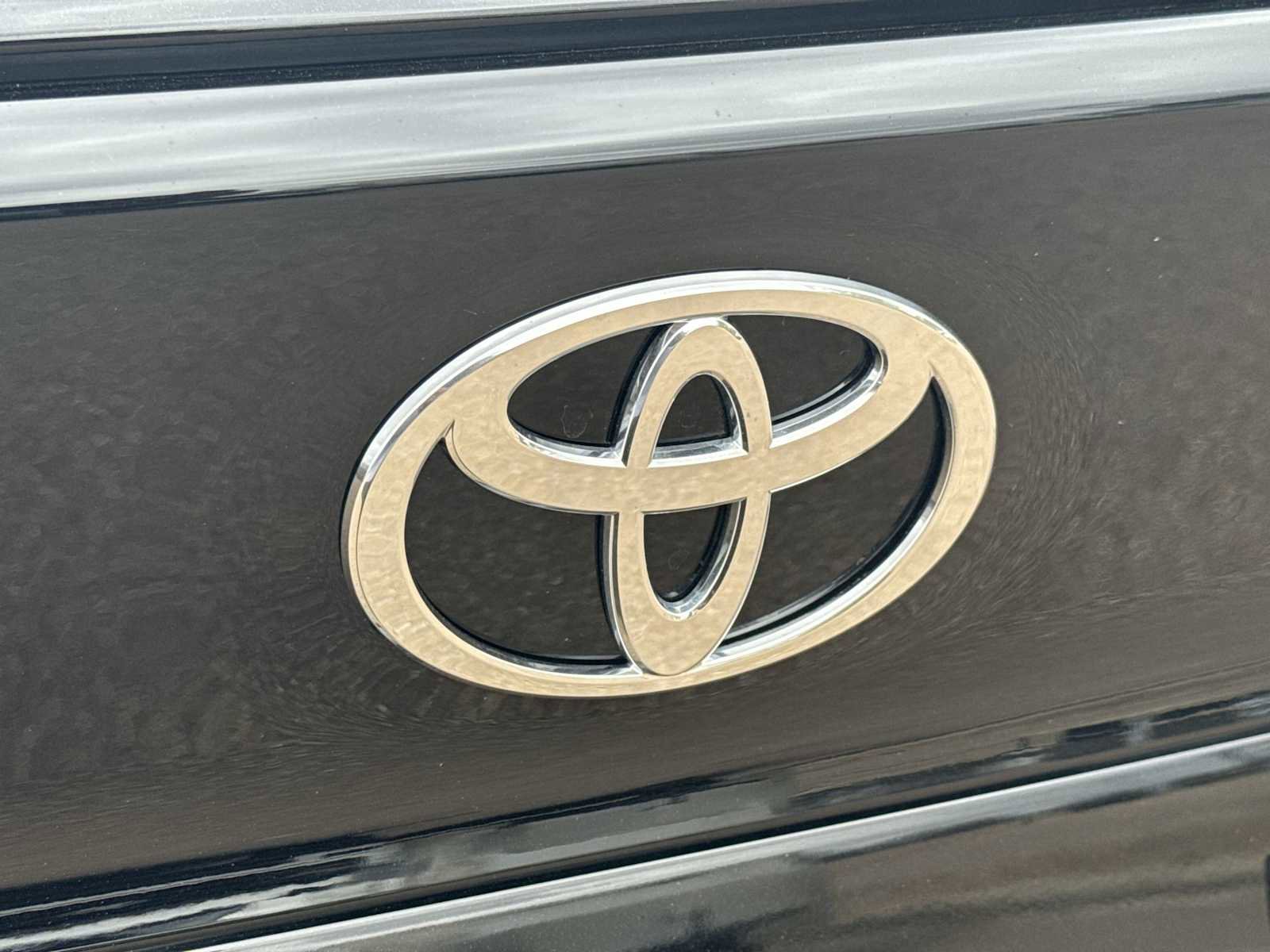 Used 2026 Toyota Camry SE image 9