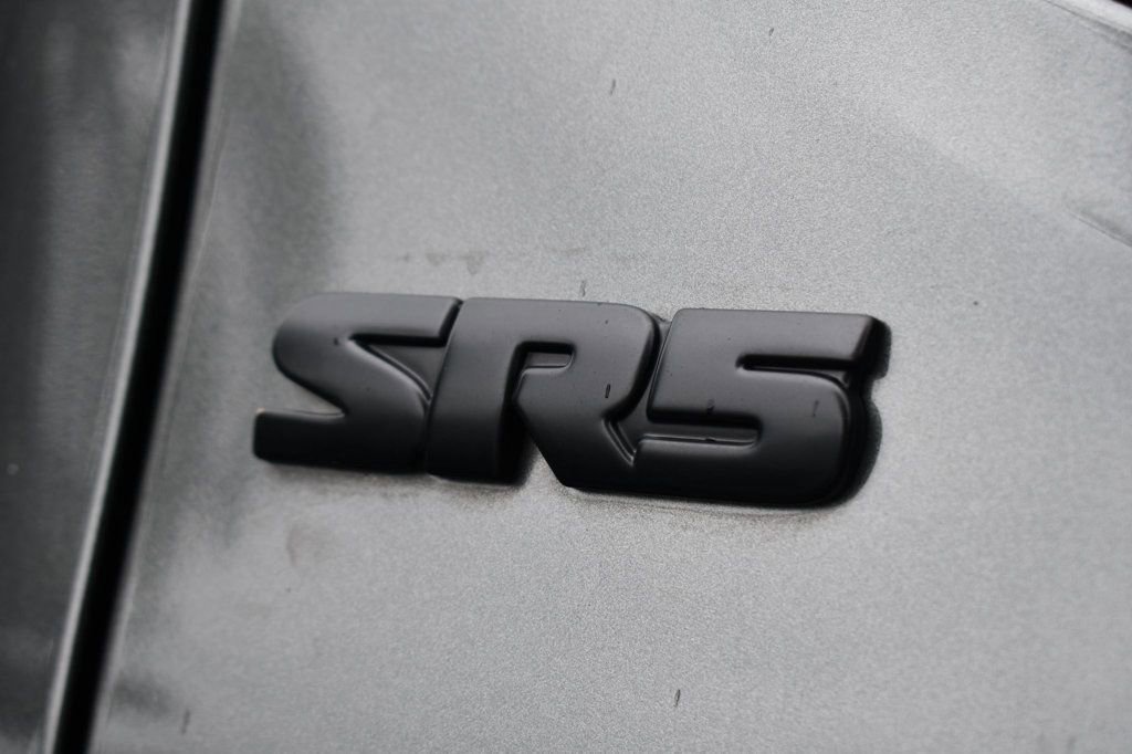 Used 2017 Toyota Tacoma TRD Sport image 12