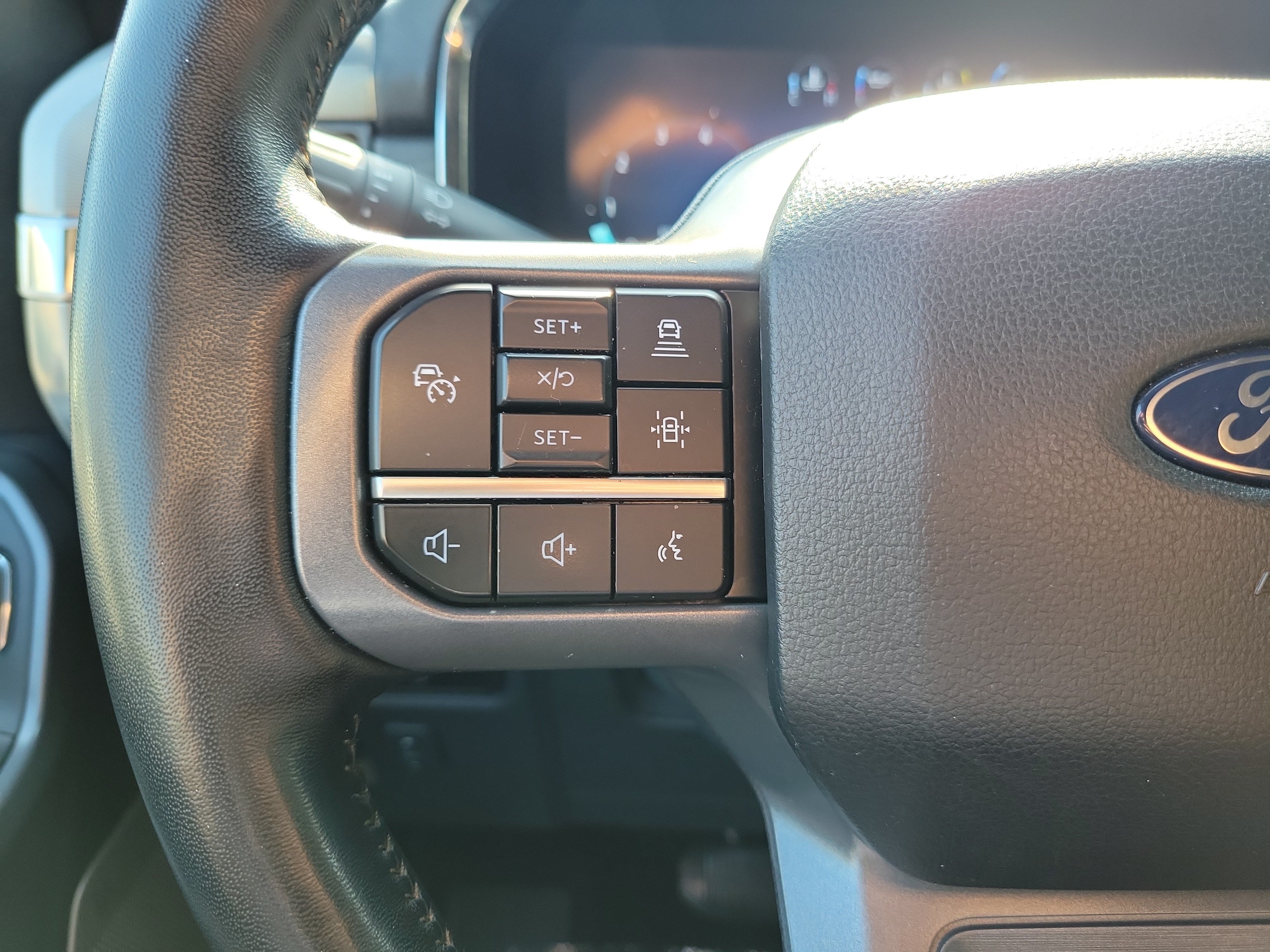 Used 2024 Ford F150 Lariat w/ FX4 Off-Road Package AWD/4WD image 23