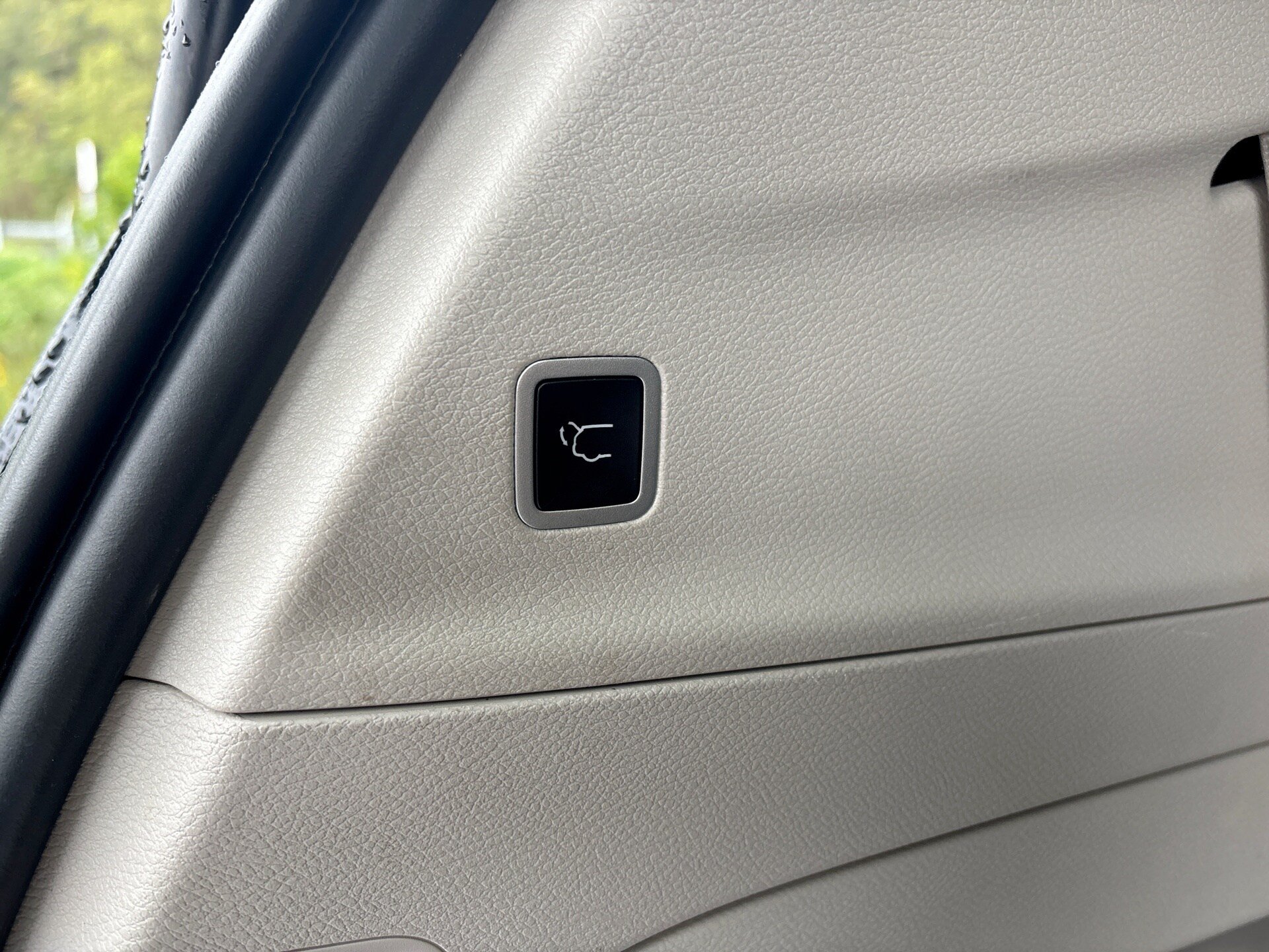 Used 2024 Chrysler Pacifica Touring-L FWD image 36