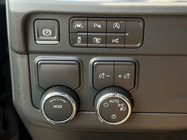 Used 2025 Chevrolet Tahoe LS RWD image 21