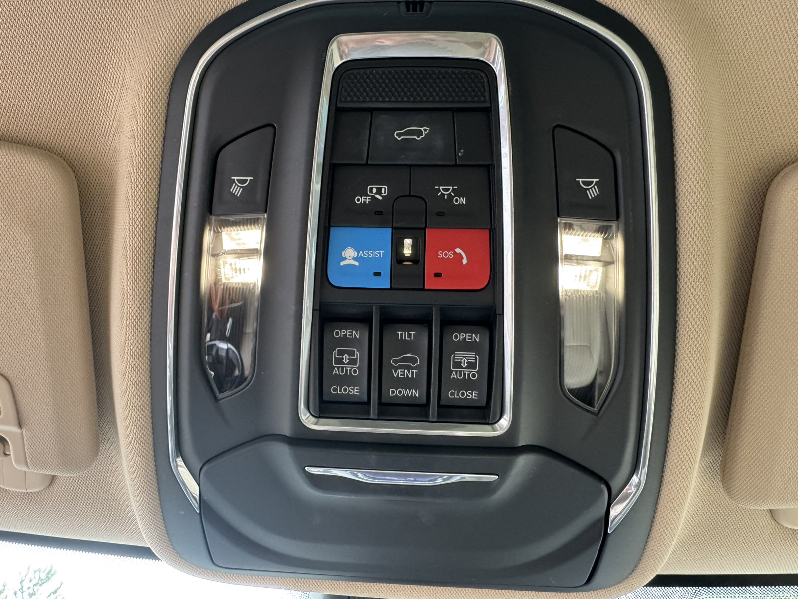 Used 2021 Jeep Grand Cherokee L Limited AWD/4WD image 29