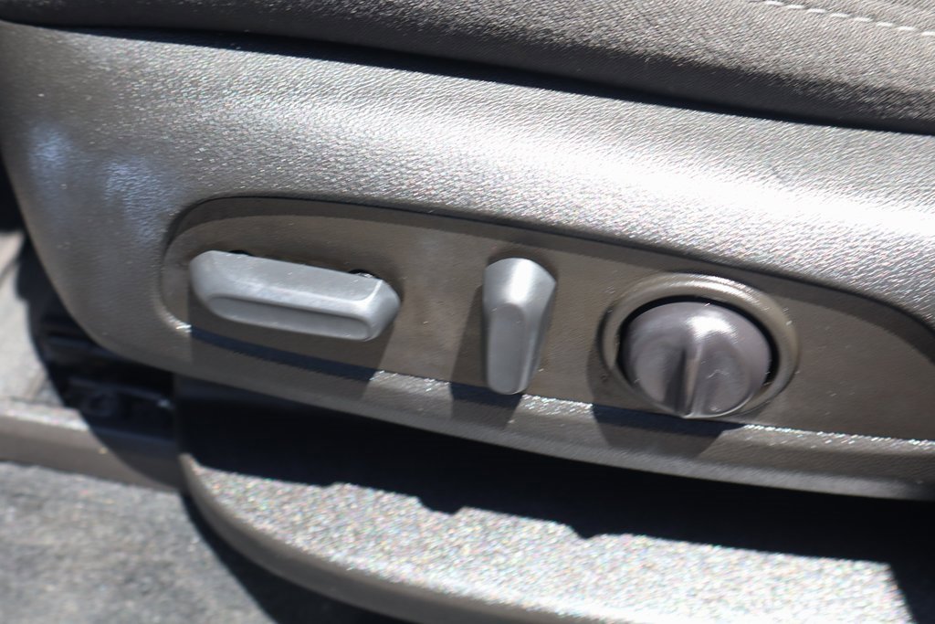 Used 2022 Chevrolet Traverse LT image 18