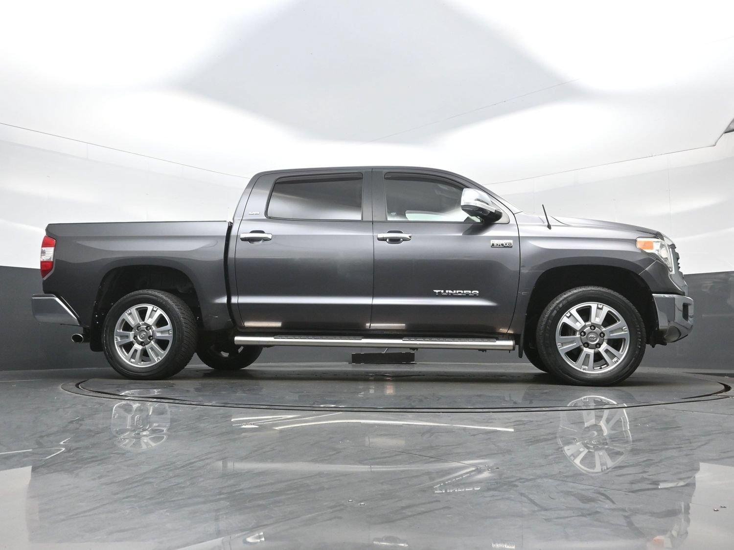 Used 2017 Toyota Tundra SR5 w/ SR5 Upgrade Package AWD/4WD image 34