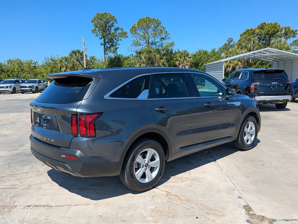 Certified 2021 Kia Sorento LX FWD image 8