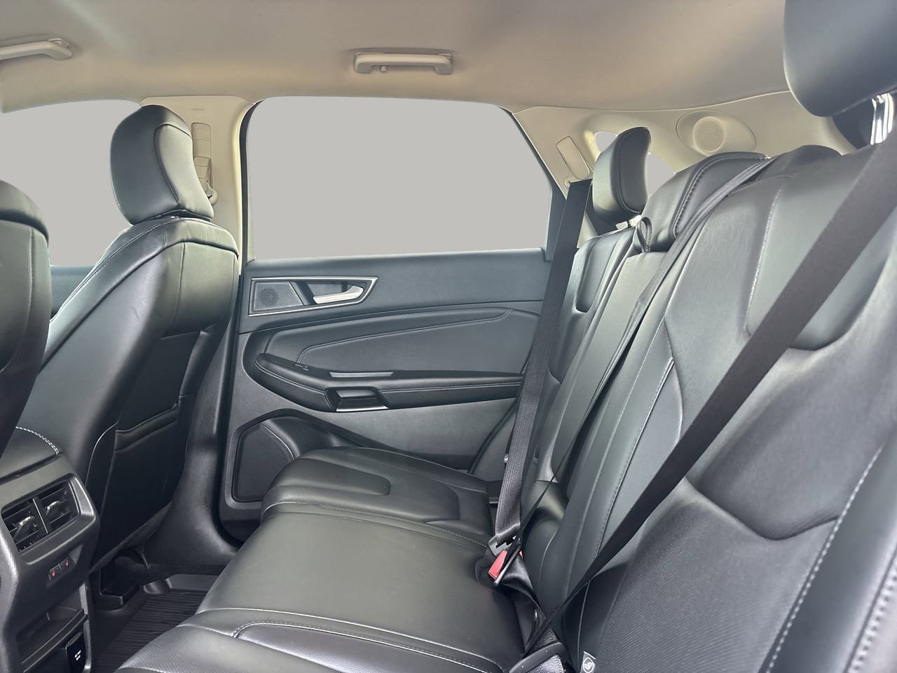 Used 2022 Ford Edge Titanium w/ Equipment Group 301A image 11