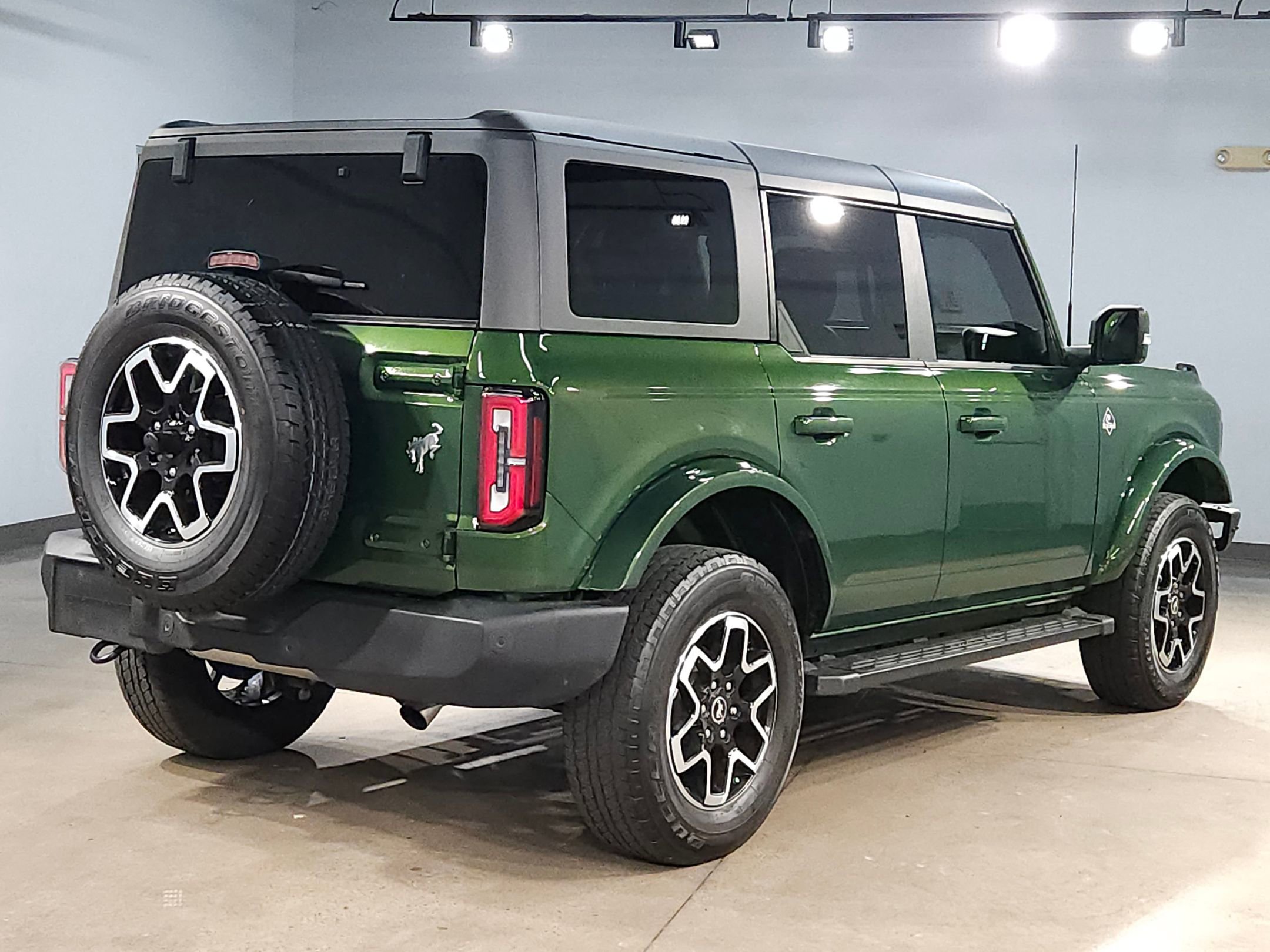 Used 2023 Ford Bronco Outer Banks image 7