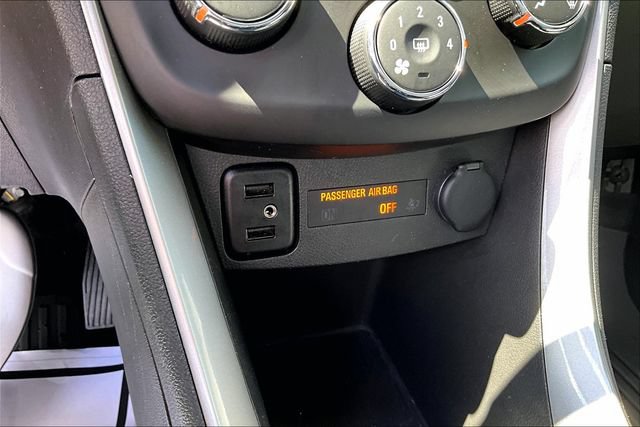 Used 2022 Chevrolet Trax LT w/ LT Convenience Package AWD/4WD image 33