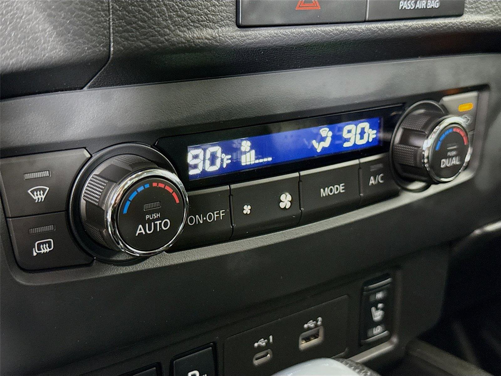 Used 2023 Nissan Frontier SV w/ SV Premium Package image 15