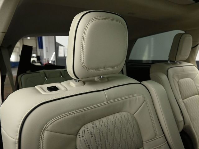 Certified 2023 Lincoln Aviator Black Label image 25