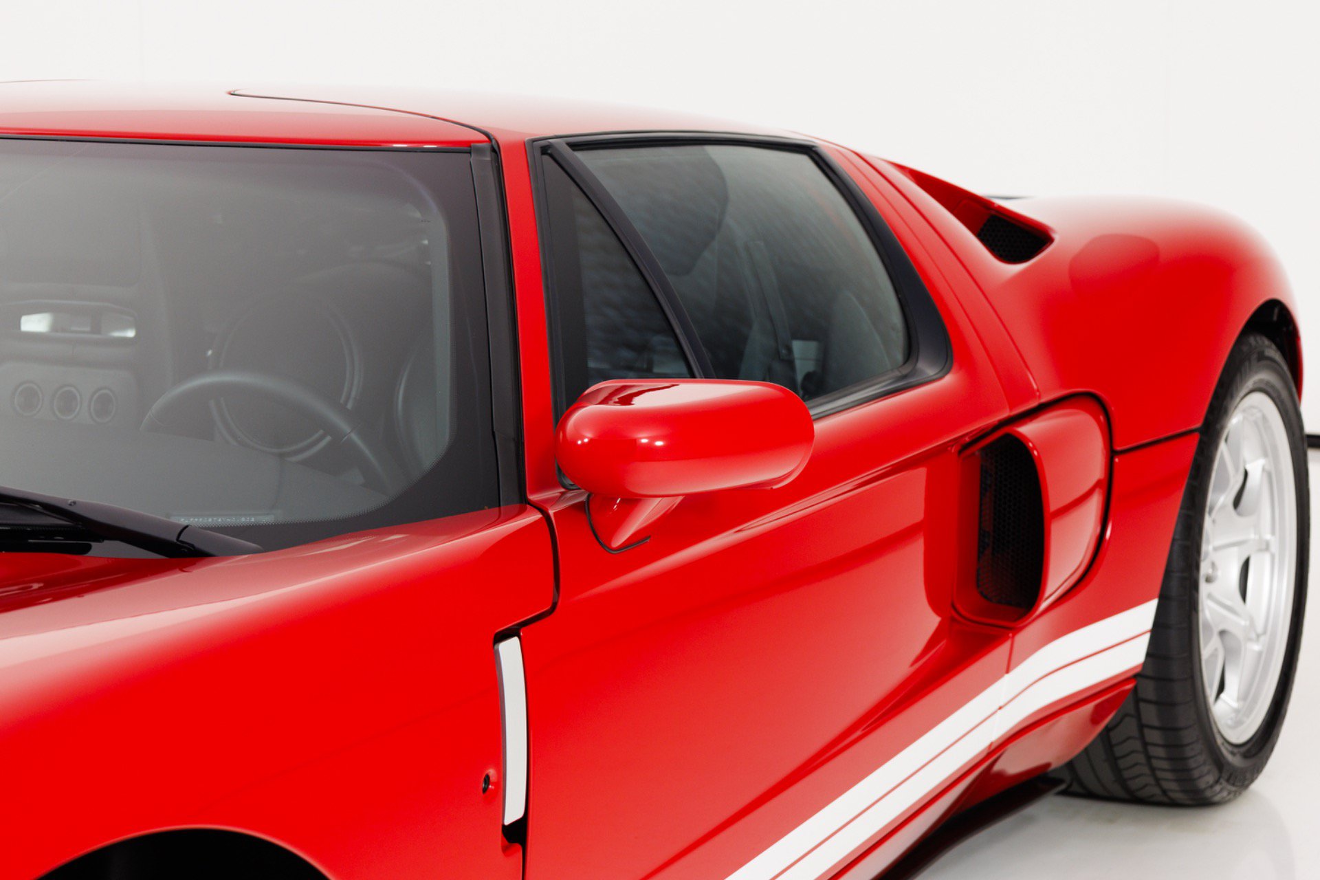 Used 2006 Ford GT RWD image 69