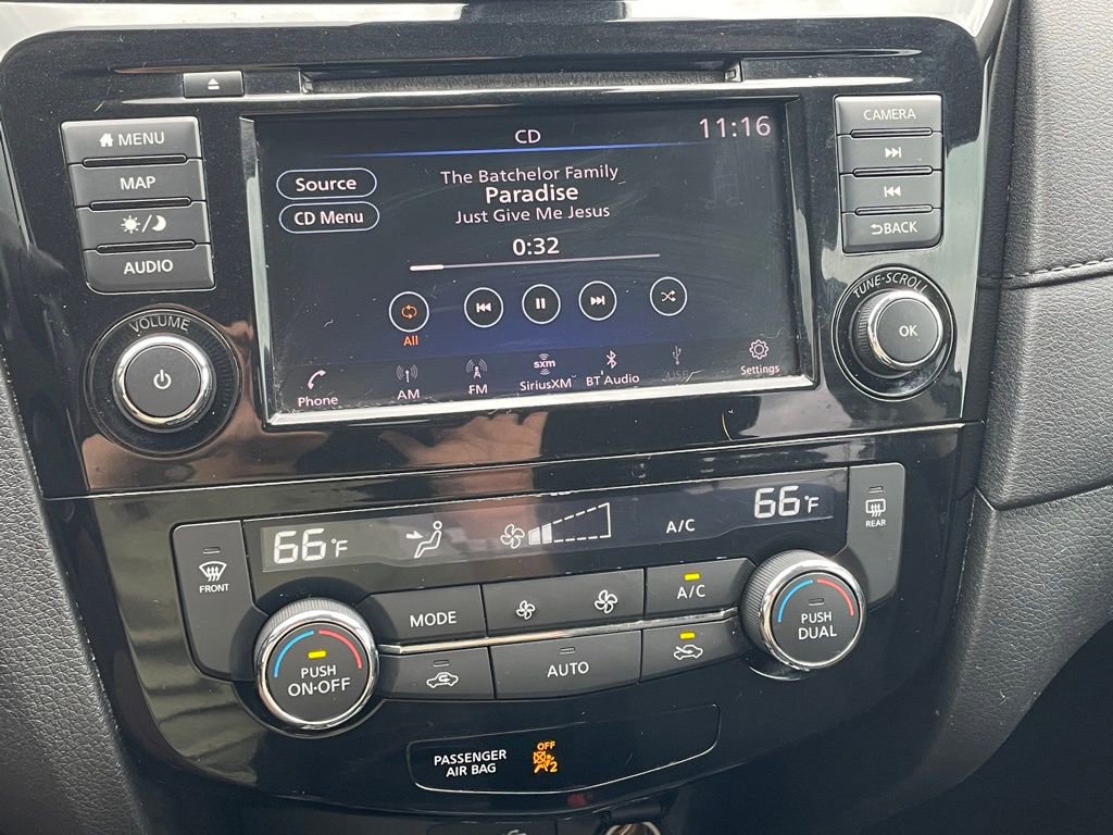 Used 2019 Nissan Rogue SV w/ Premium Package image 16