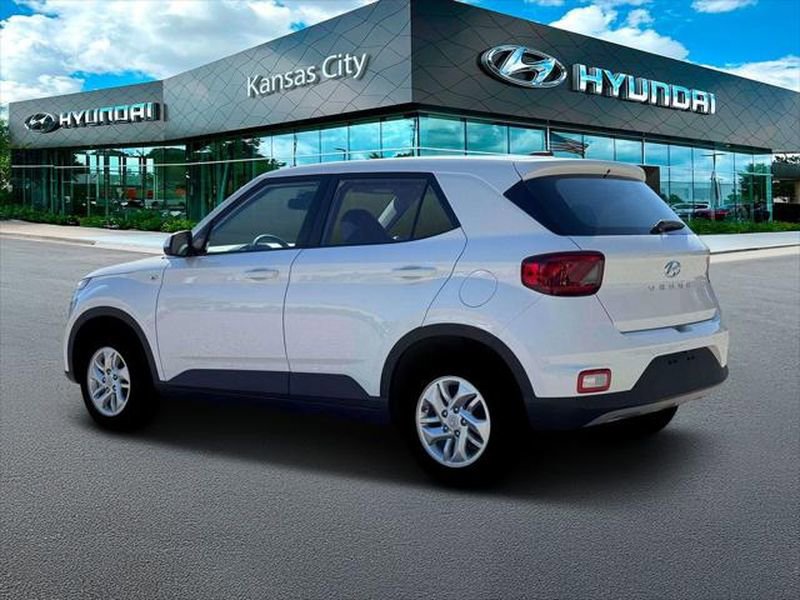 New 2026 Hyundai Venue SE FWD image 4