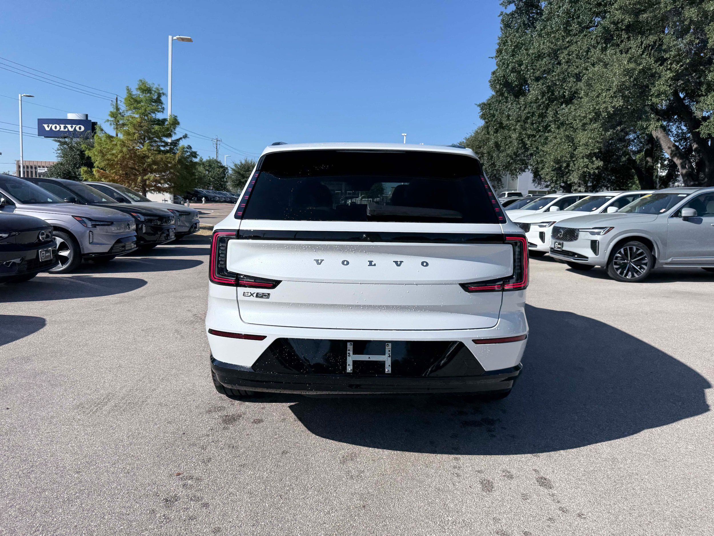 New 2026 Volvo EX90 Plus RWD image 5