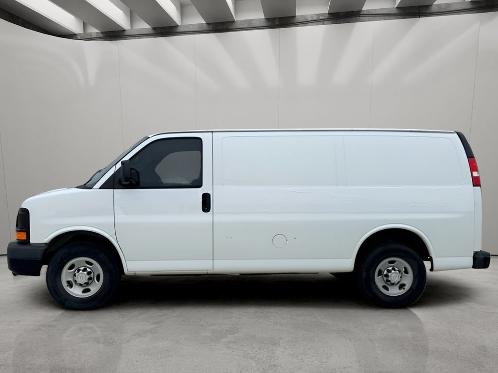 Used 2016 Chevrolet Express 2500 RWD image 3