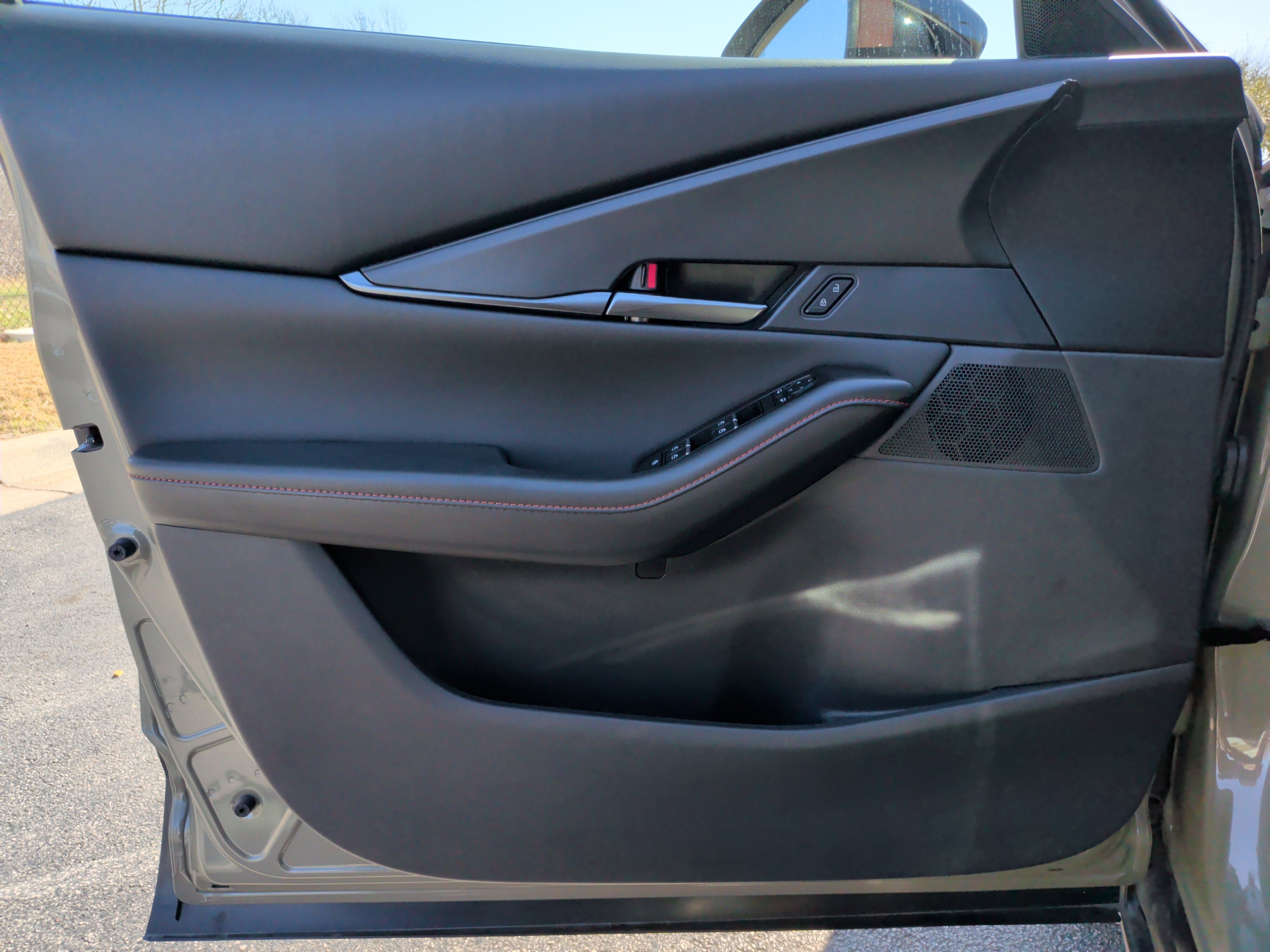 Used 2025 MAZDA CX-30 Carbon image 28