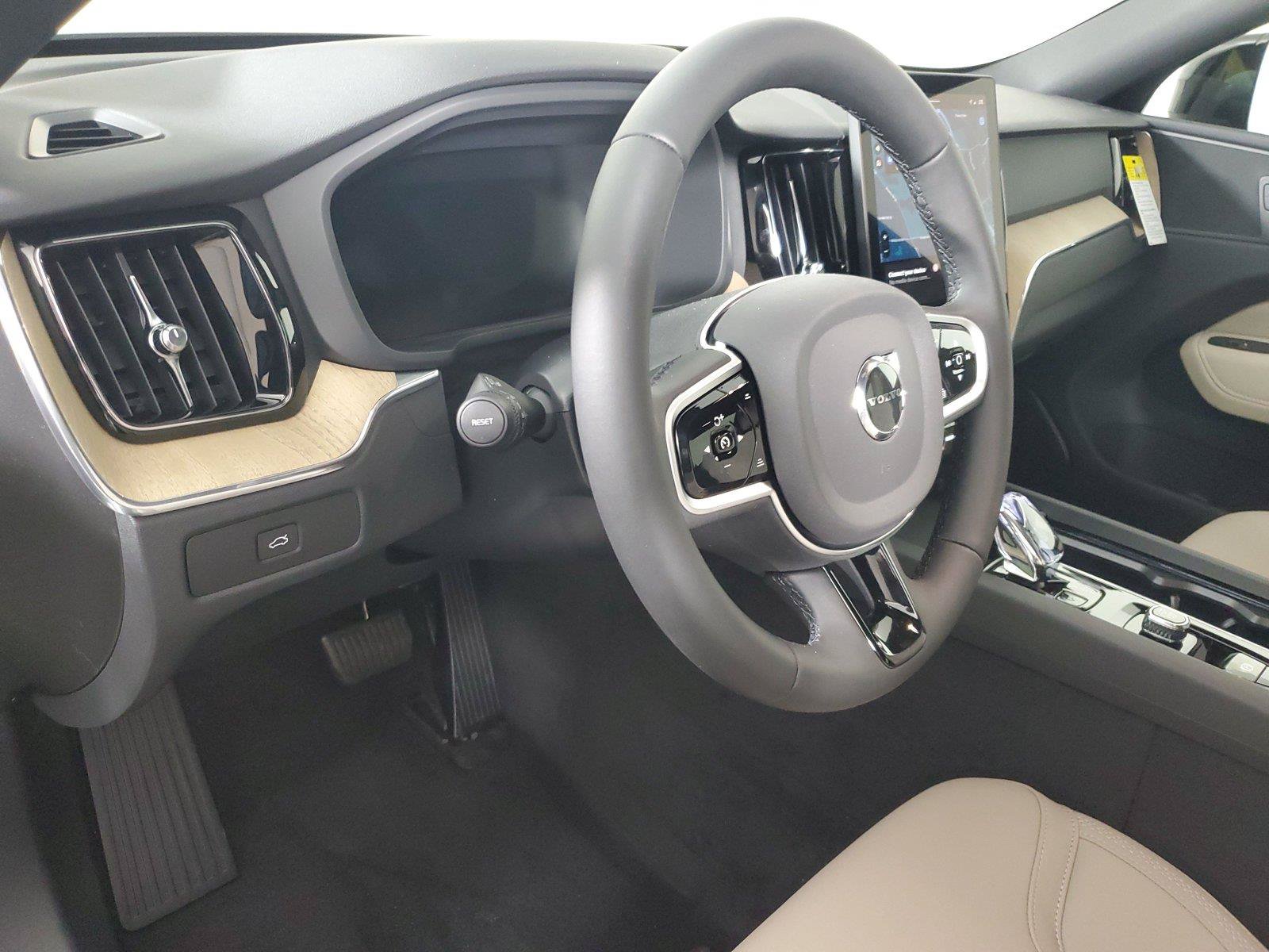 New 2026 Volvo XC60 B5 Core w/ Climate Package AWD/4WD image 24