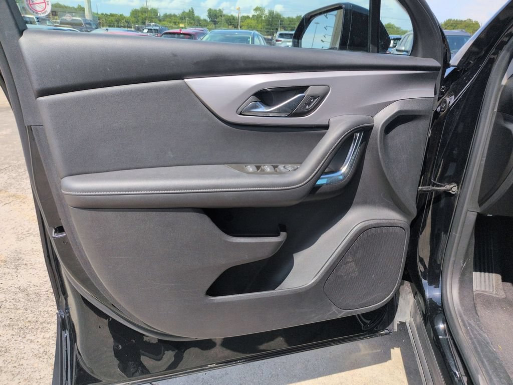 Used 2025 Chevrolet Blazer LT AWD/4WD image 11