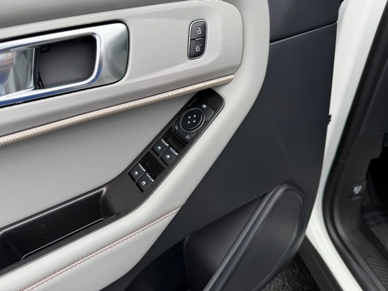 New 2026 Ford Explorer Active image 18