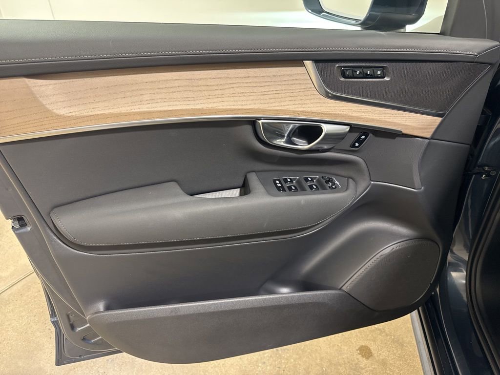 Used 2026 Volvo XC90 B6 Core w/ Protection Package Premier AWD/4WD image 17