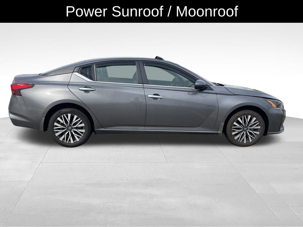 Used 2024 Nissan Altima 2.5 SV w/ SV Premium Package image 8