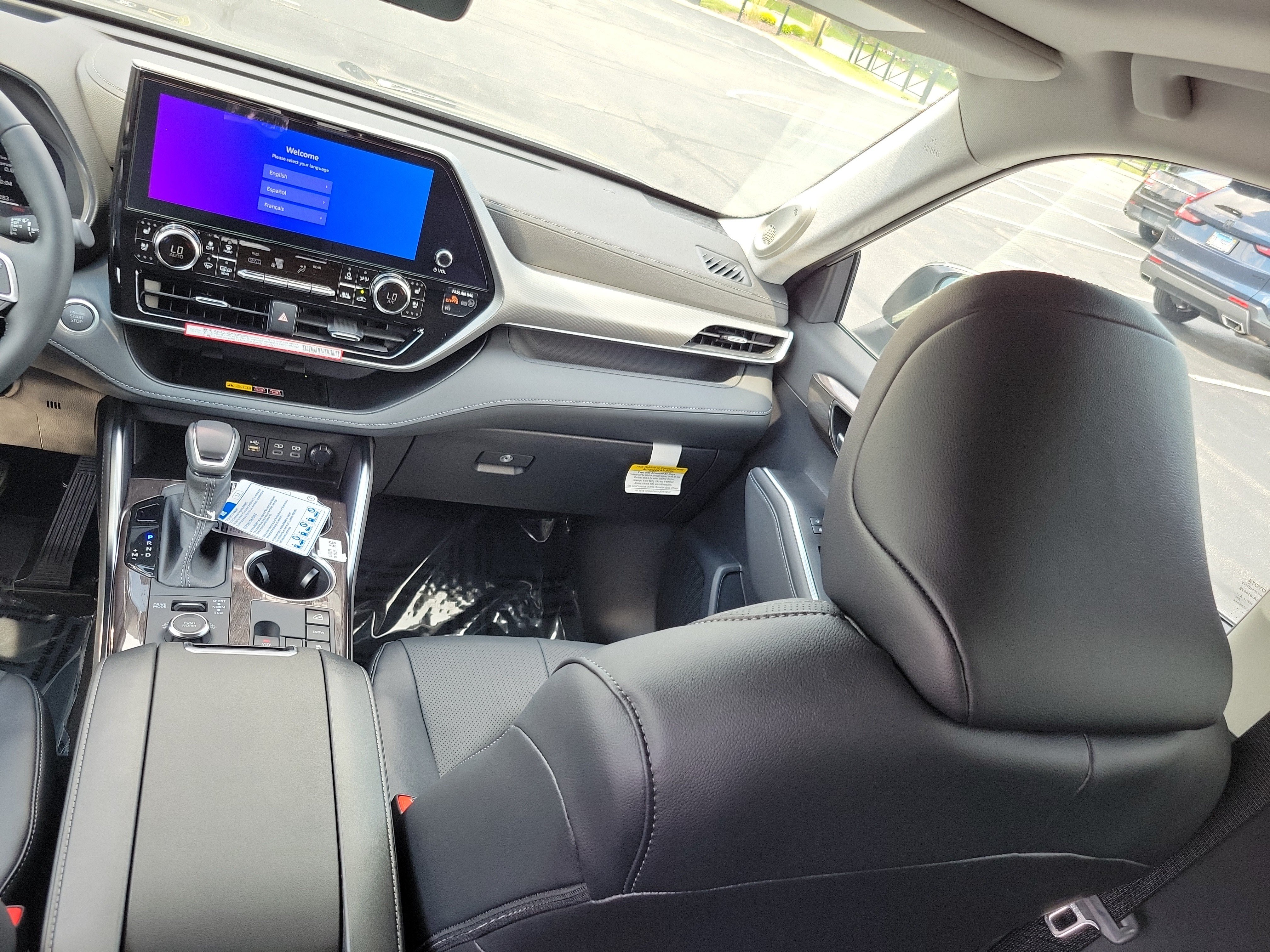 New 2026 Toyota Highlander Platinum AWD/4WD image 15
