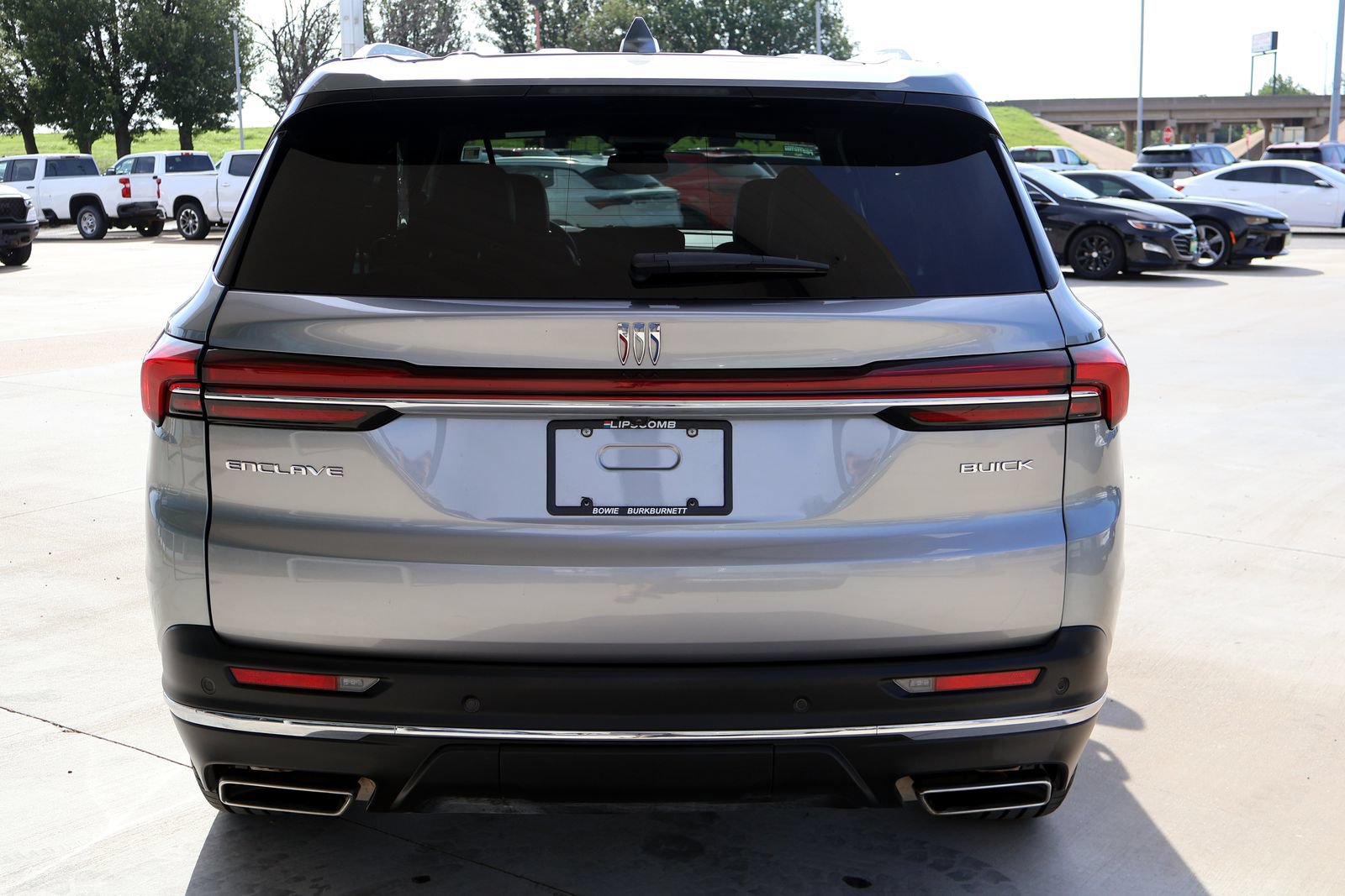 Used 2025 Buick Enclave Preferred FWD image 7