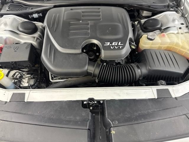 Used 2022 Dodge Challenger SXT RWD image 22