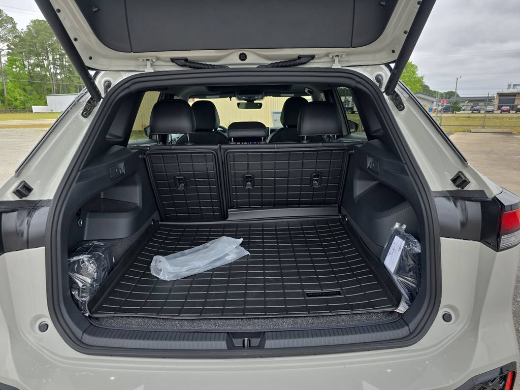 New 2026 Volkswagen Tiguan SE R-Line AWD/4WD image 11