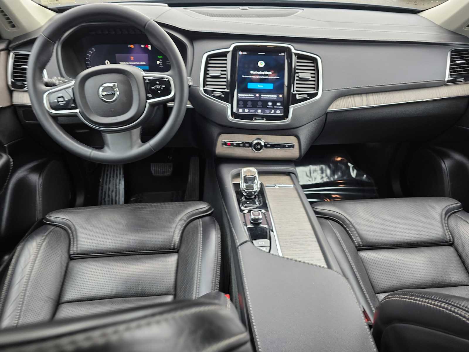 Certified 2023 Volvo XC90 T8 Ultimate w/ Protection Package Premier image 18