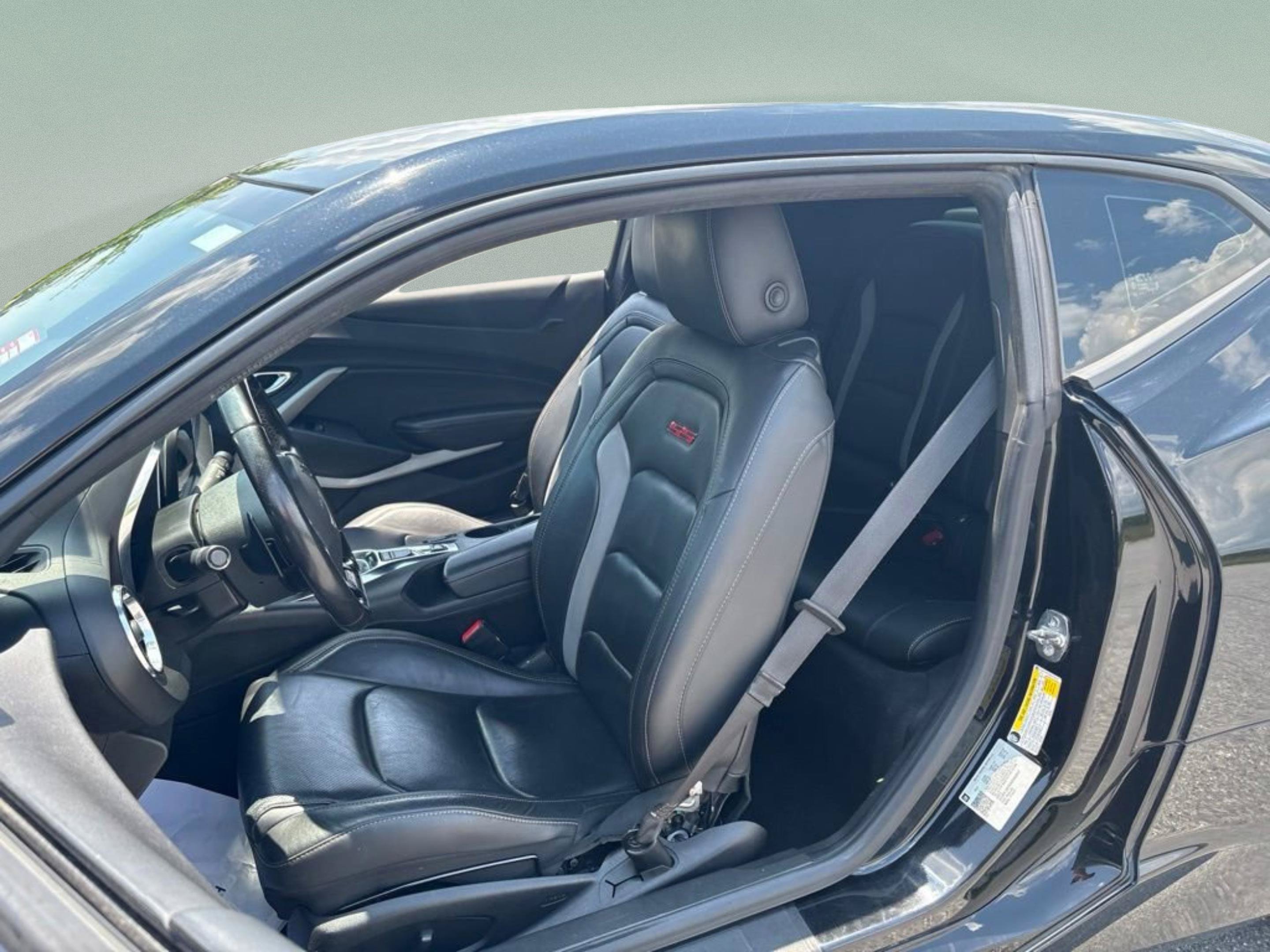 Used 2019 Chevrolet Camaro SS RWD image 21