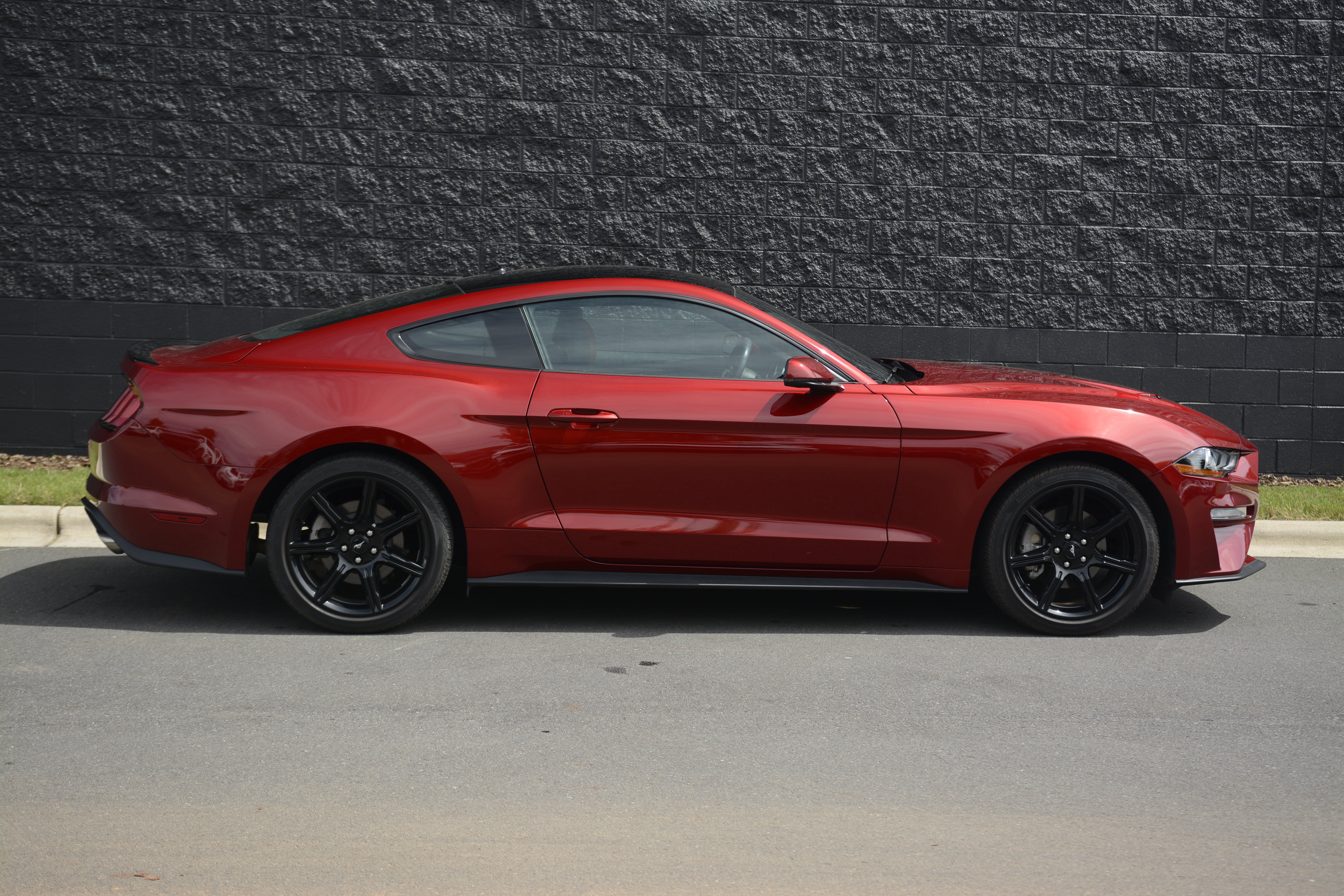 Used 2019 Ford Mustang Premium w/ Ford Safe & Smart Package RWD image 8
