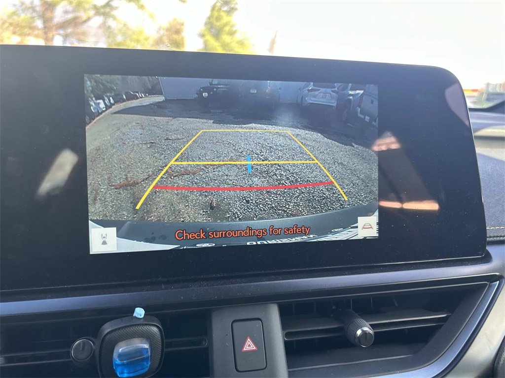 Used 2025 Lexus UX 300h AWD image 17