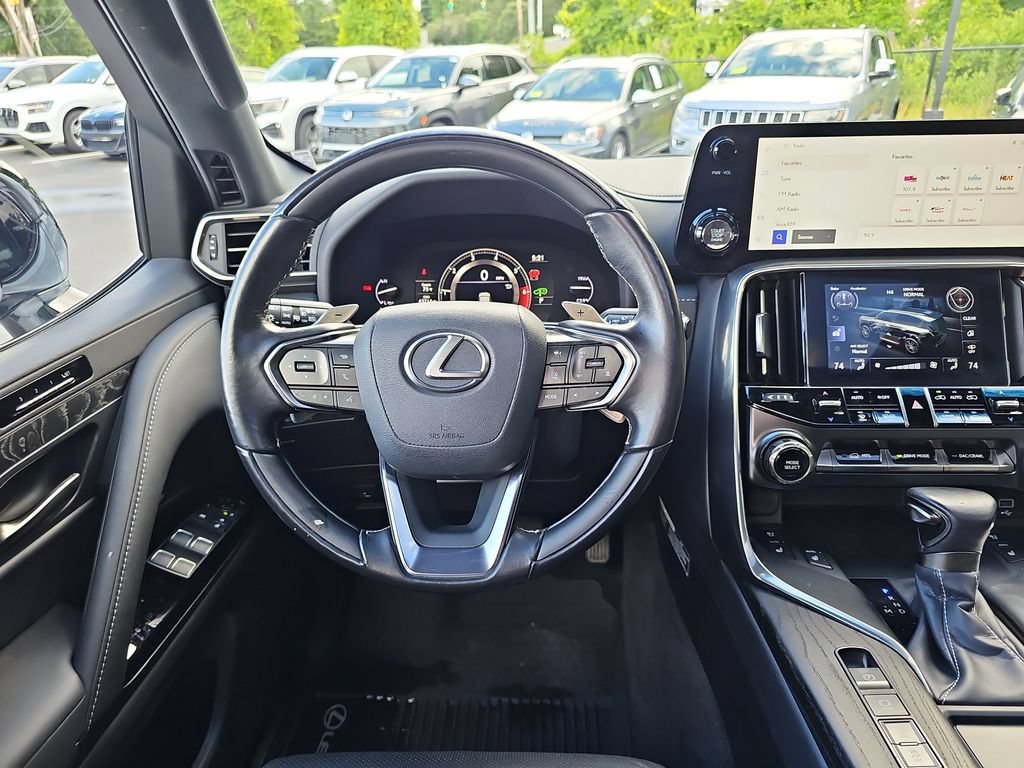 Used 2023 Lexus LX 600 4WD w/ Appearance Package image 13