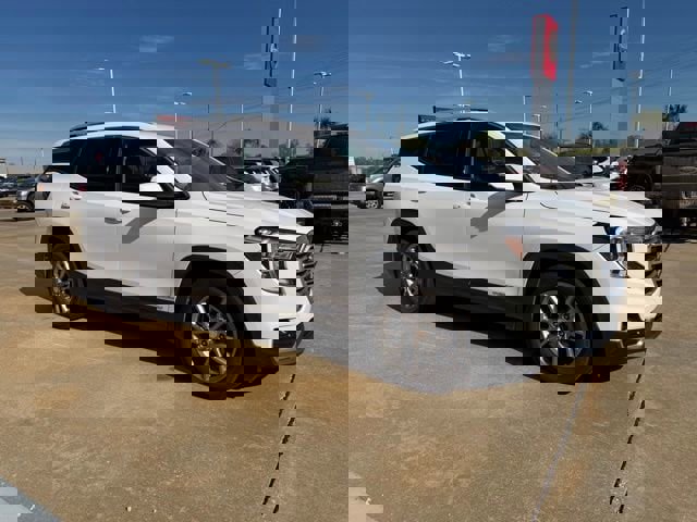 Used 2022 GMC Terrain SLT image 6