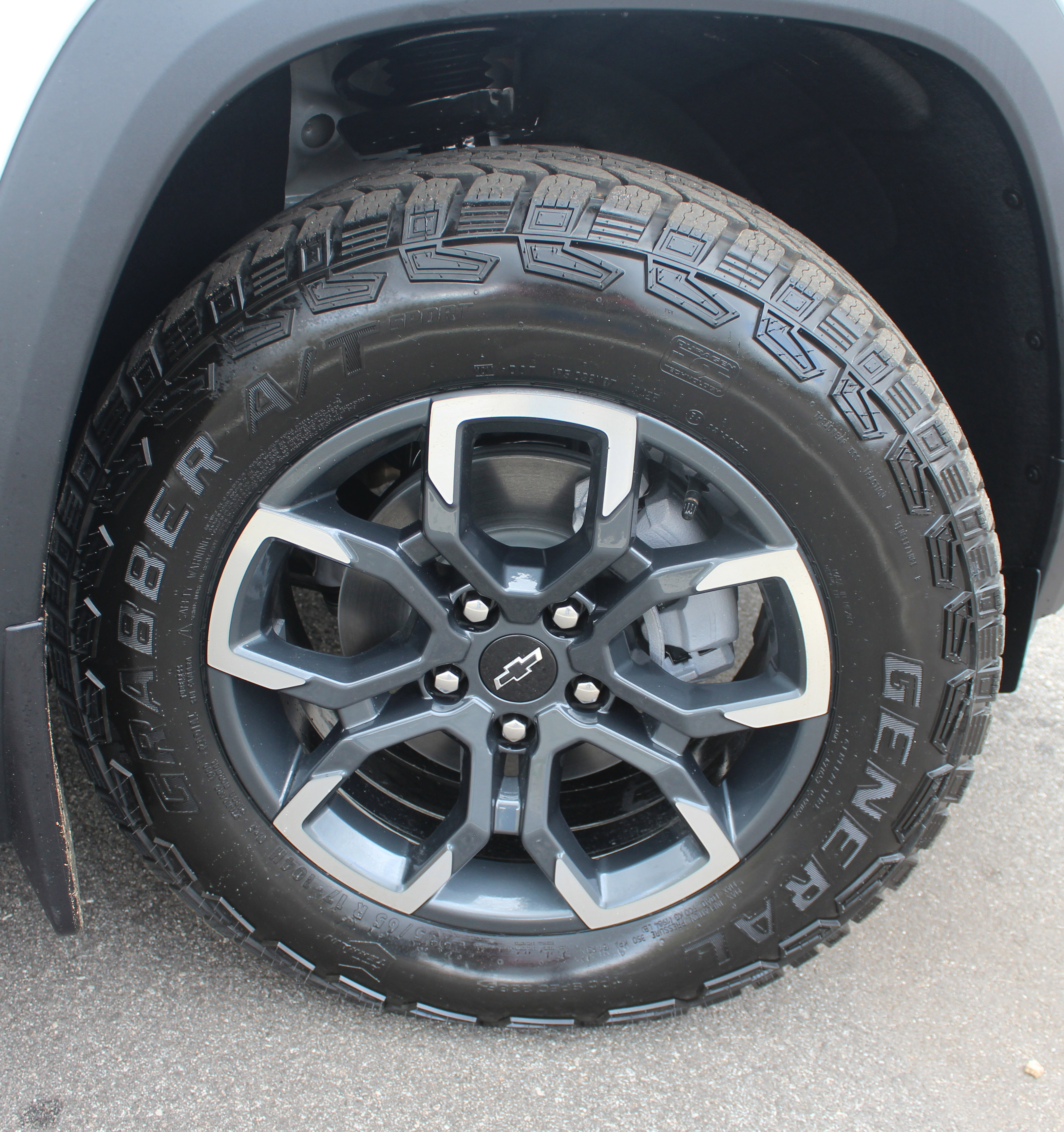 New 2026 Chevrolet Equinox ACTIV w/ LPO, Floor Liner Package image 21